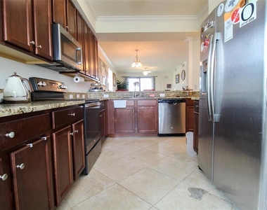 16814 Vardon Terrace - Photo Thumbnail 13