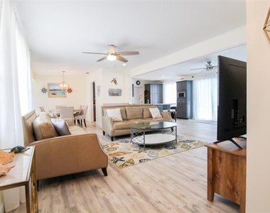 2232 Pine Terrace - Photo Thumbnail 4