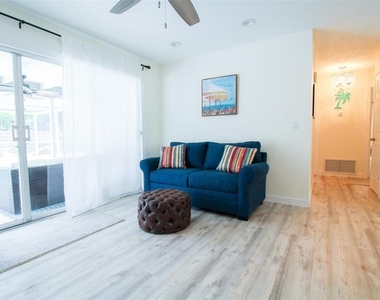 2232 Pine Terrace - Photo Thumbnail 8