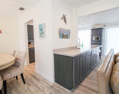 2232 Pine Terrace - Photo Thumbnail 12