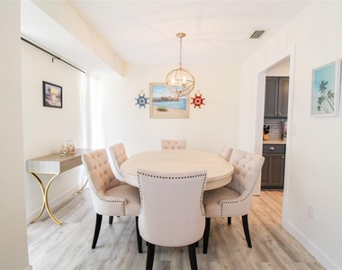 2232 Pine Terrace - Photo Thumbnail 11