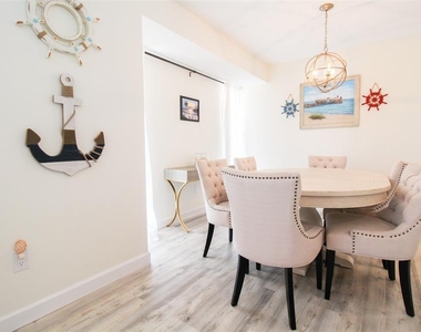 2232 Pine Terrace - Photo Thumbnail 10