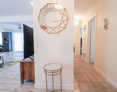 2232 Pine Terrace - Photo Thumbnail 3