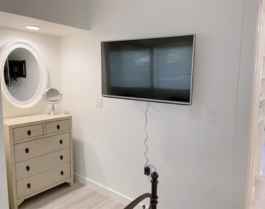3543 Longmeadow - Photo Thumbnail 13