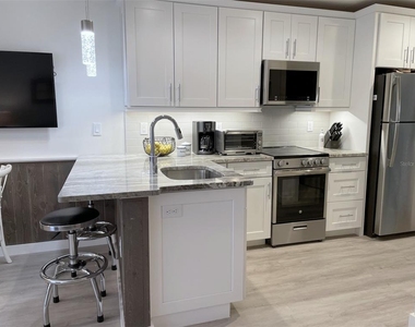 3543 Longmeadow - Photo Thumbnail 7