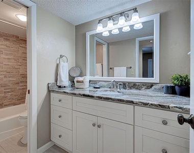 1740 Landings Boulevard - Photo Thumbnail 22