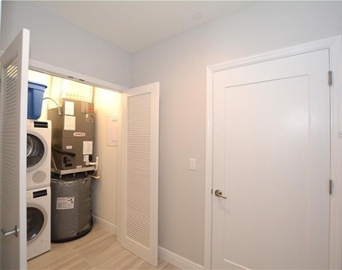 1500 State Street - Photo Thumbnail 14