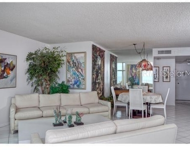 2425 Gulf Of Mexico Drive - Photo Thumbnail 5