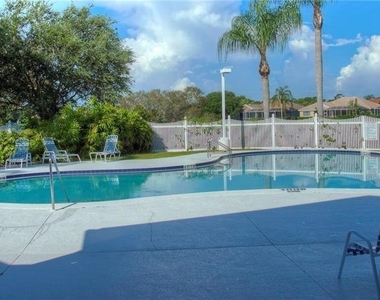 7348 Stanhope Court - Photo Thumbnail 23