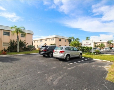 460 Base Avenue E - Photo Thumbnail 2