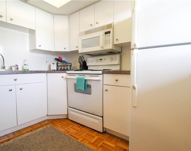 460 Base Avenue E - Photo Thumbnail 6