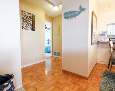 460 Base Avenue E - Photo Thumbnail 12