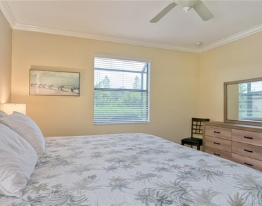 6888 Willowshire Way - Photo Thumbnail 19