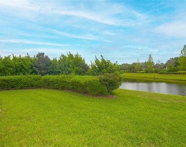 6888 Willowshire Way - Photo Thumbnail 10