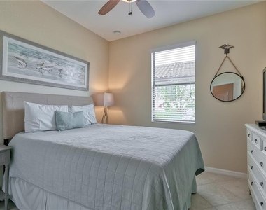 6888 Willowshire Way - Photo Thumbnail 21
