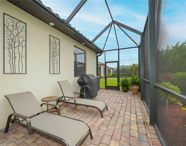 6888 Willowshire Way - Photo Thumbnail 9