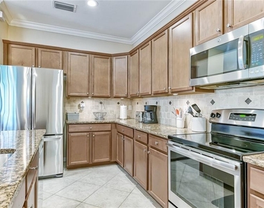 6888 Willowshire Way - Photo Thumbnail 17