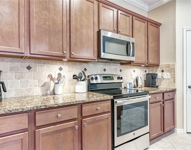 6888 Willowshire Way - Photo Thumbnail 16