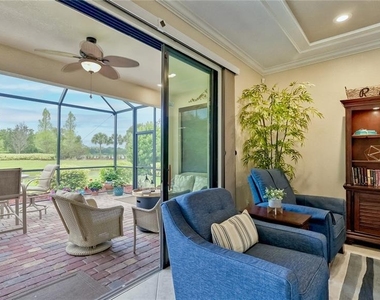 6888 Willowshire Way - Photo Thumbnail 6