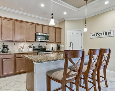 6888 Willowshire Way - Photo Thumbnail 15