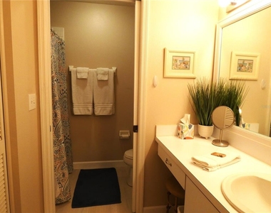 9300 Clubside Circle - Photo Thumbnail 15