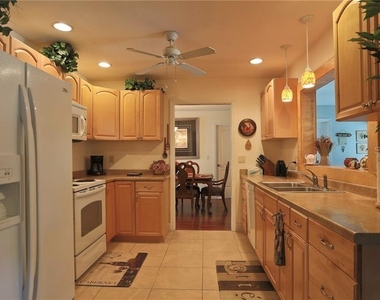 2929 Mayflower Street - Photo Thumbnail 6