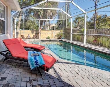 2330 Bradford Street - Photo Thumbnail 6