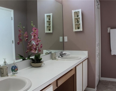 4668 56th Terrace E - Photo Thumbnail 15