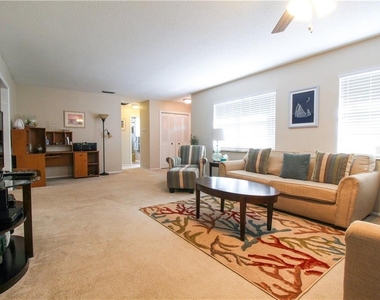 2806 Taunton Drive W - Photo Thumbnail 5