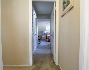 2806 Taunton Drive W - Photo Thumbnail 21