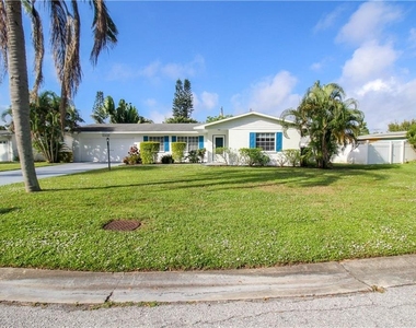 2806 Taunton Drive W - Photo Thumbnail 37