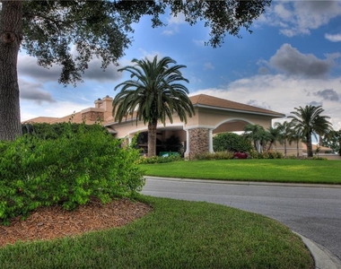 5270 Hyland Hills Avenue - Photo Thumbnail 3