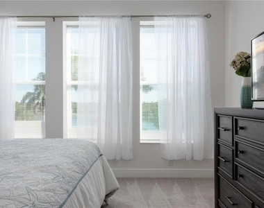 395 Aruba Circle - Photo Thumbnail 12