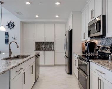 395 Aruba Circle - Photo Thumbnail 15