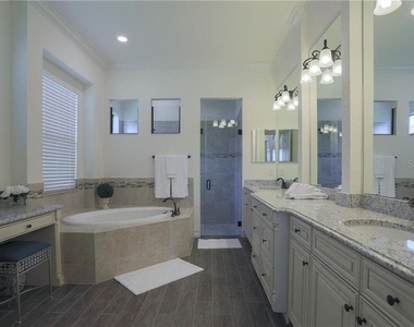 5528 Arnie Loop - Photo Thumbnail 7