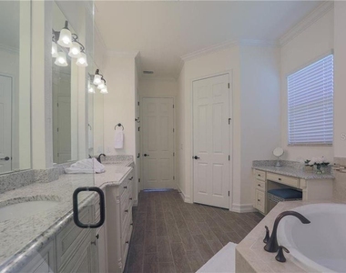 5528 Arnie Loop - Photo Thumbnail 10