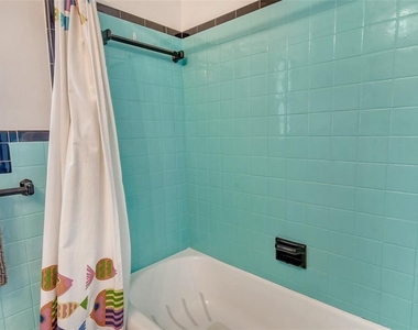 2309 Lynn Street - Photo Thumbnail 18