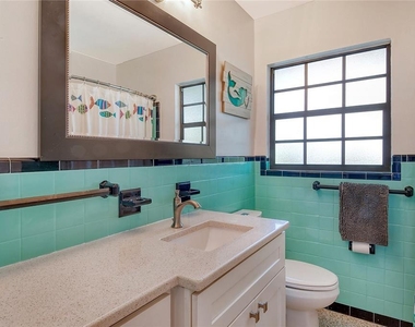 2309 Lynn Street - Photo Thumbnail 17
