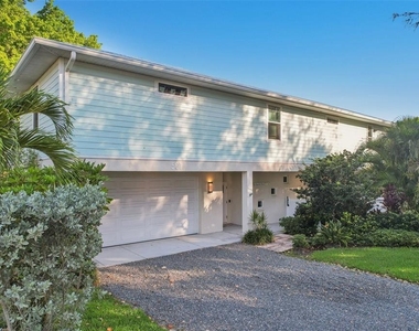 501 Channel Lane - Photo Thumbnail 3