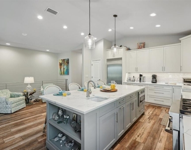 501 Channel Lane - Photo Thumbnail 14