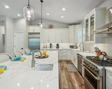 501 Channel Lane - Photo Thumbnail 11