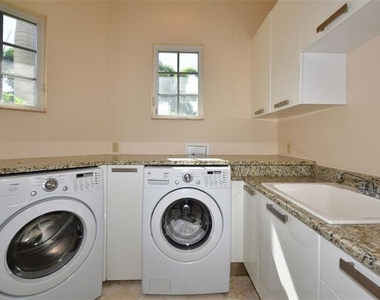1179 Morningside Place - Photo Thumbnail 41