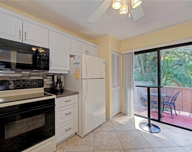 1677 Brookhouse Circle - Photo Thumbnail 14