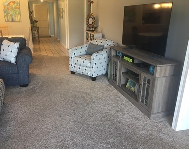 7405 W Country Club Drive N - Photo Thumbnail 2