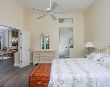 7725 Whitebridge Glen - Photo Thumbnail 16