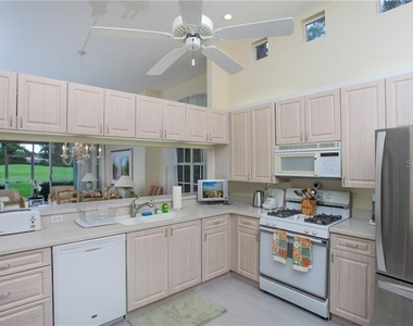 7725 Whitebridge Glen - Photo Thumbnail 11