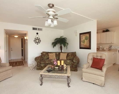 7153 W Country Club Drive N - Photo Thumbnail 2