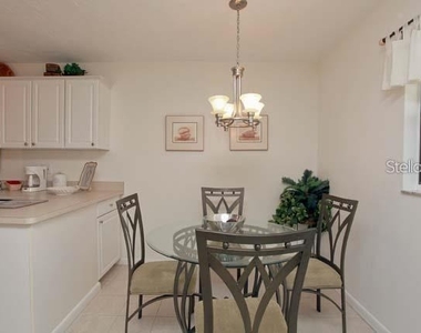 7153 W Country Club Drive N - Photo Thumbnail 4