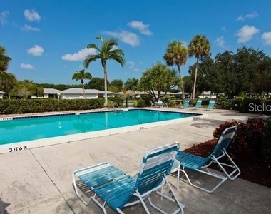 7153 W Country Club Drive N - Photo Thumbnail 11