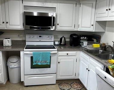 1102 Ben Franklin Drive - Photo Thumbnail 6